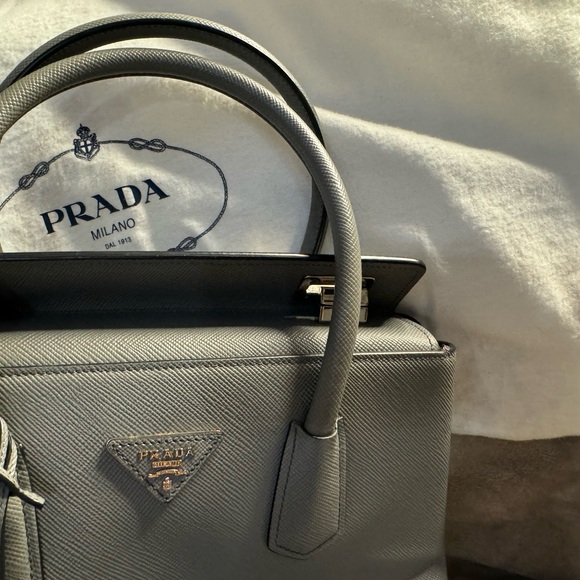 Prada - Picture 16 of 17